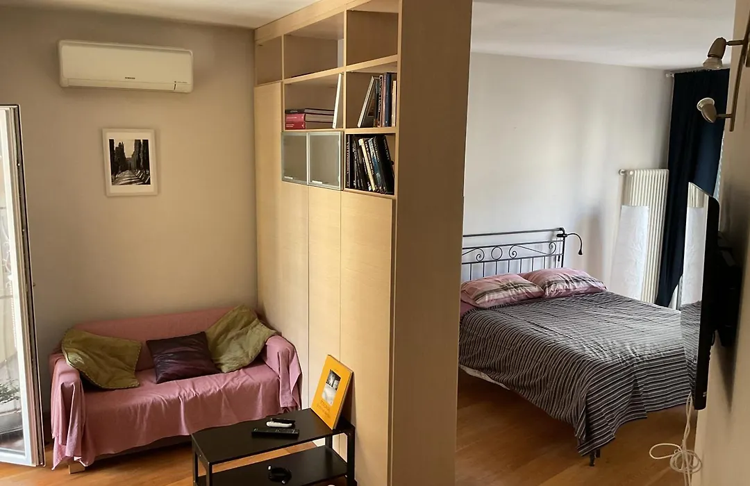 Sam'S Central & Cosy Apartment-1